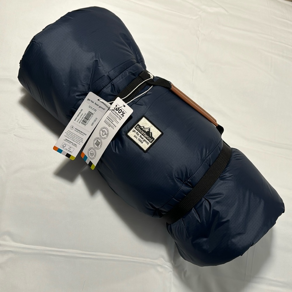 Smartwool Anchor Line Blanket NWT! Compact with cinch straps.
